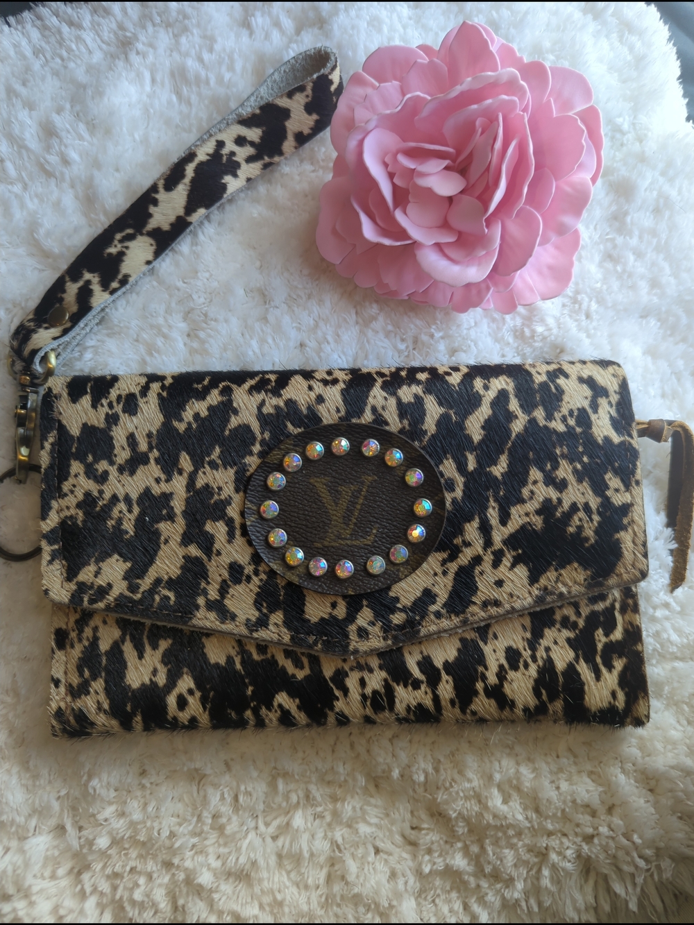 Keep It Gypsy Authentic Cow Hide Leather Country Boho LV Jordan Wristlet New